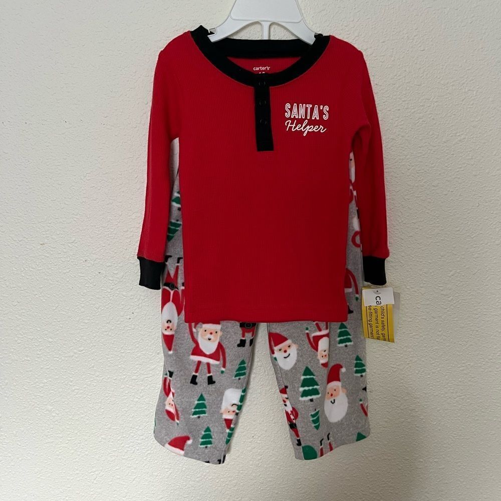 Carters Santa’s print Boys pajamas set Size 18 months